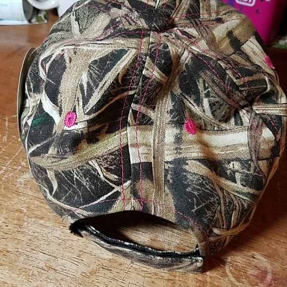 Mossy Oak Camouflage Pink Accents Baseball Cap NWT - Picture 2 of 6